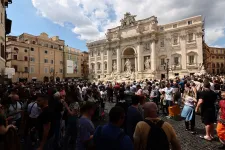 Tombol a tömegturizmus, lakosságánál egymillióval több fizető turistát fogadott tavaly Olaszország