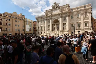 Tombol a tömegturizmus, lakosságánál egymillióval több fizető turistát fogadott tavaly Olaszország