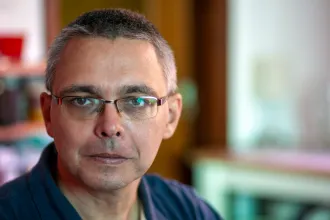 Dragomán György szerint felelősen gondolkodó magyar politikus nem támogathatja George Simiont