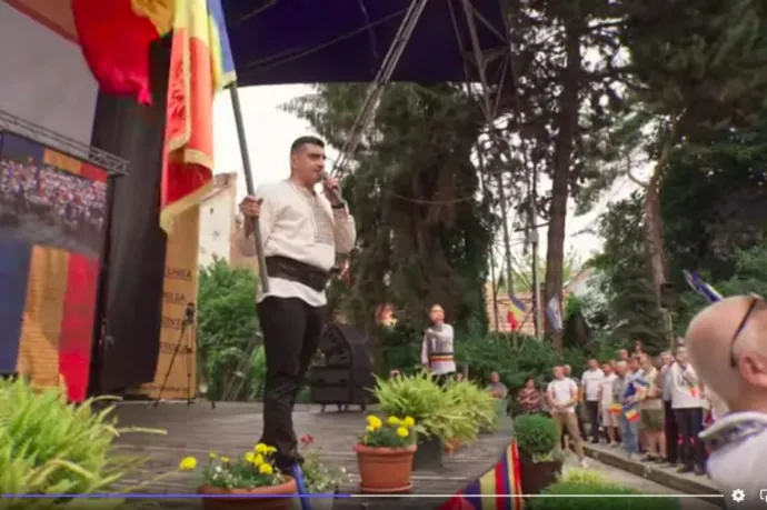 Dragomán György szerint felelősen gondolkodó magyar politikus nem támogathatja George Simiont