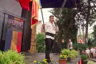 Dragomán György szerint felelősen gondolkodó magyar politikus nem támogathatja George Simiont