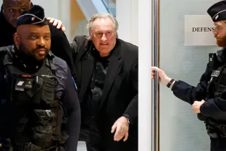 Bűnösnek találták Gérard Depardieu-t szexuális zaklatás ügyében, felfüggesztett börtönbüntetést kapott
