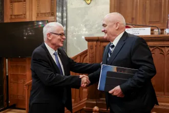 Polt Péter és Hende Csaba alkotmánybíróvá válását is támogatja a fideszes igazságügyi bizottság, a mi hazánkosok nem mentek át a rostán
