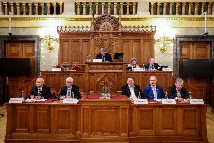 Polt Péter és Hende Csaba alkotmánybíróvá válását is támogatja a fideszes igazságügyi bizottság, a mi hazánkosok nem mentek át a rostán