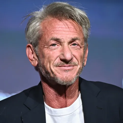 Sean Penn szívesen dolgozna Woody Allennel, mert szerinte nincs rá bizonyíték, hogy a rendező molesztálta a nevelt lányát