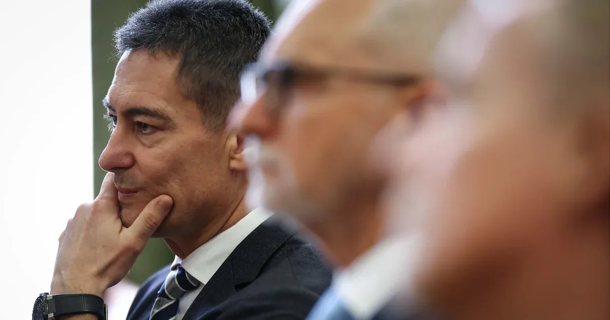 Horváth Csabának a bĂrĂłság elĹ‘tt kell elmondania, kapott-e korrupciĂłs pĂ©nzt a zuglĂłi parkolásbĂłl