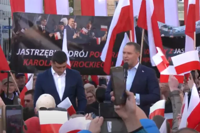 Tévés vita helyett Simion Varsóba utazott. Oroszország örül, írta ki Facebookjára Donald Tusk