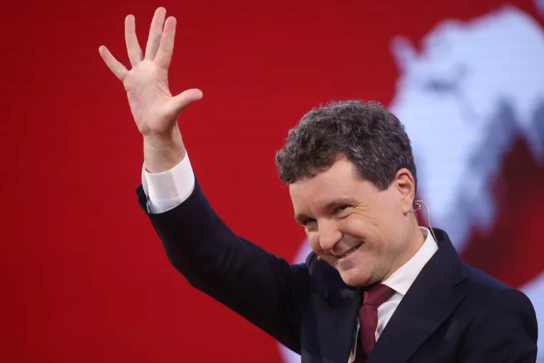 Jelöltvita: Simion hiányzott, távollétében Nicușor Dan kifejthette, hogyan lehet országot építeni demagógia nélkül