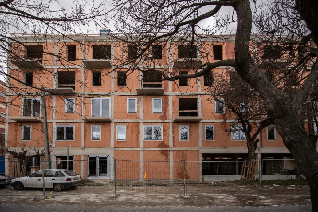 Hiába próbálja a kormány pörgetni az építőipart, a termelésben ez egyelőre nem mutatkozik meg