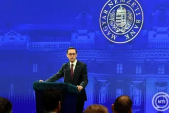 Varga Mihály szerint hiba lenne gyorsan felszámolni a jegybanki alapítványt