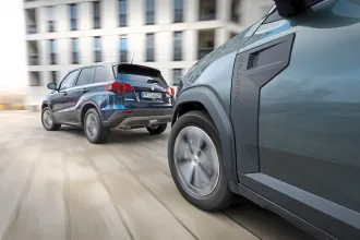 Öt liter körüli átlagfogyasztás és olcsó részletmegoldások – de miért ilyen népszerű a Duster és a Vitara?