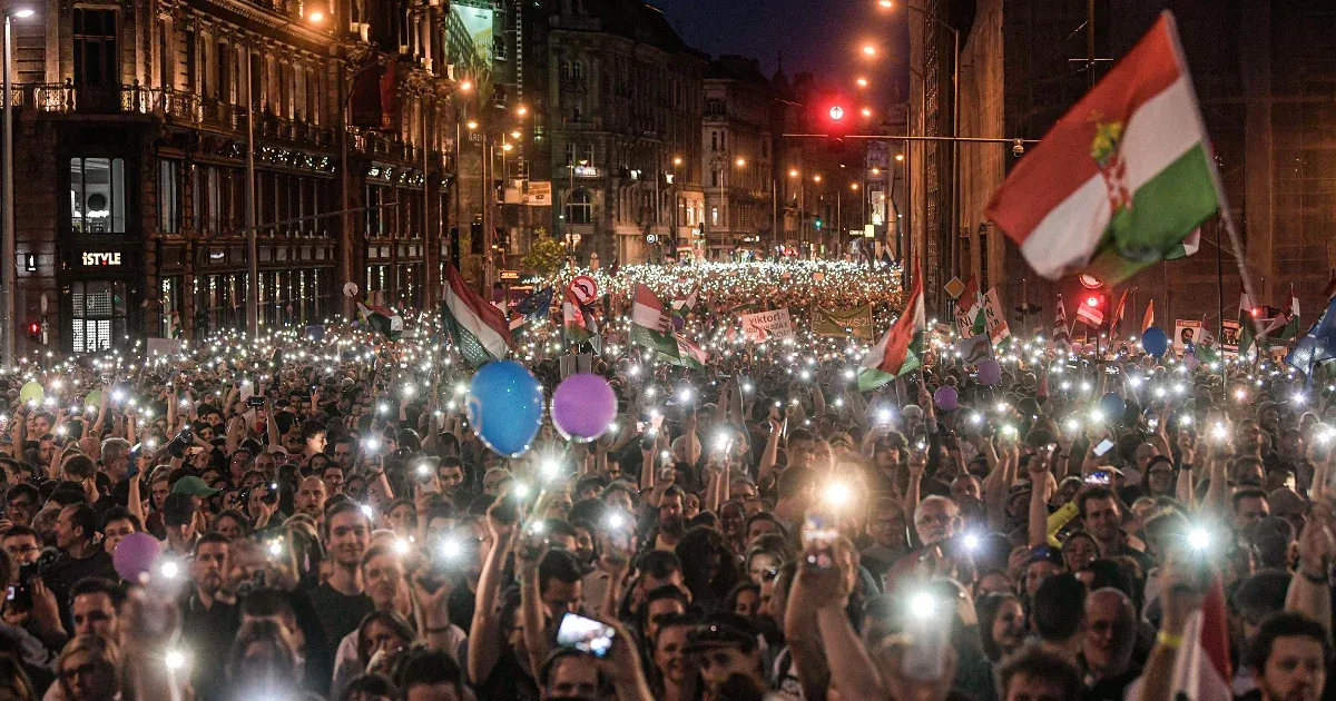Nem igaz, hogy a magyarok passzívak. Igenis tüntetnek, sztrájkolnak, blokádot szerveznek, ha kell