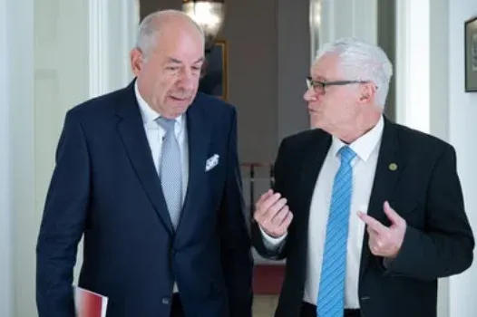 Polt Péter felment a Sándor-palotába, és beadta a lemondását