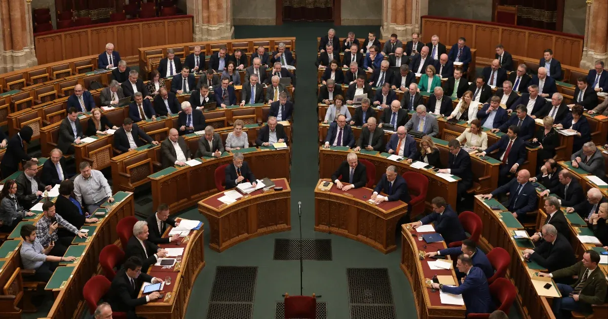 Június közepén szavazhatja meg a parlament az ellehetetlenítési törvényt