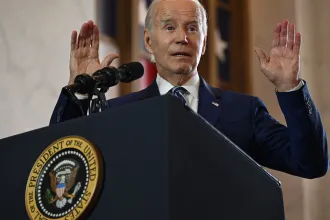 Saját környezete árulta el, hogy Biden tavaly már George Clooney-t sem ismerte fel