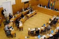 „Kérdezz csak, amíg még kérdezhetsz” – mondta a KDNP baranyai elnöke a Telex pécsi tudósítójának