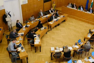 „Kérdezz csak, amíg még kérdezhetsz” – mondta a KDNP baranyai elnöke a Telex pécsi tudósítójának