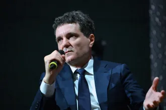 A liberális román elnökjelölt szerint Simion megválasztása esetén visszatér az etnikai erőszak