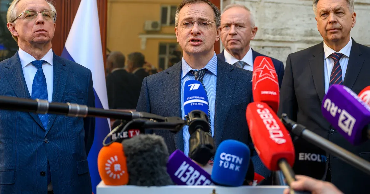 Putyin megint ajándékot kapott Trumptól, miközben az oroszok a vártnál alacsonyabb szinten vágnak bele az ukránokkal tervezett tárgyalásokba