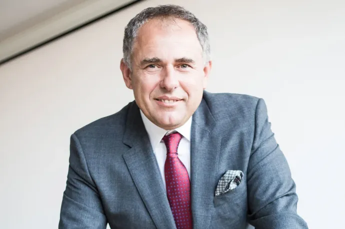 Két és fél év börtönt kér az ügyészség a 24.hu tulajdonosára