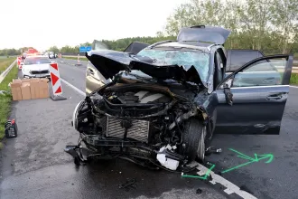 Öten súlyosan megsérültek az M30-as autópályán történt balesetben