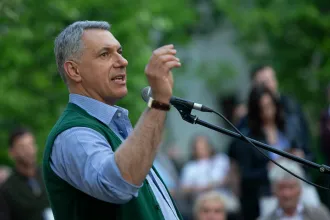 Pesti belvárosi társasházban terjeszkedik Lázár János