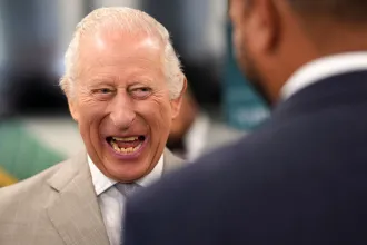 Károly király már kétszer olyan gazdag, mint Erzsébet volt