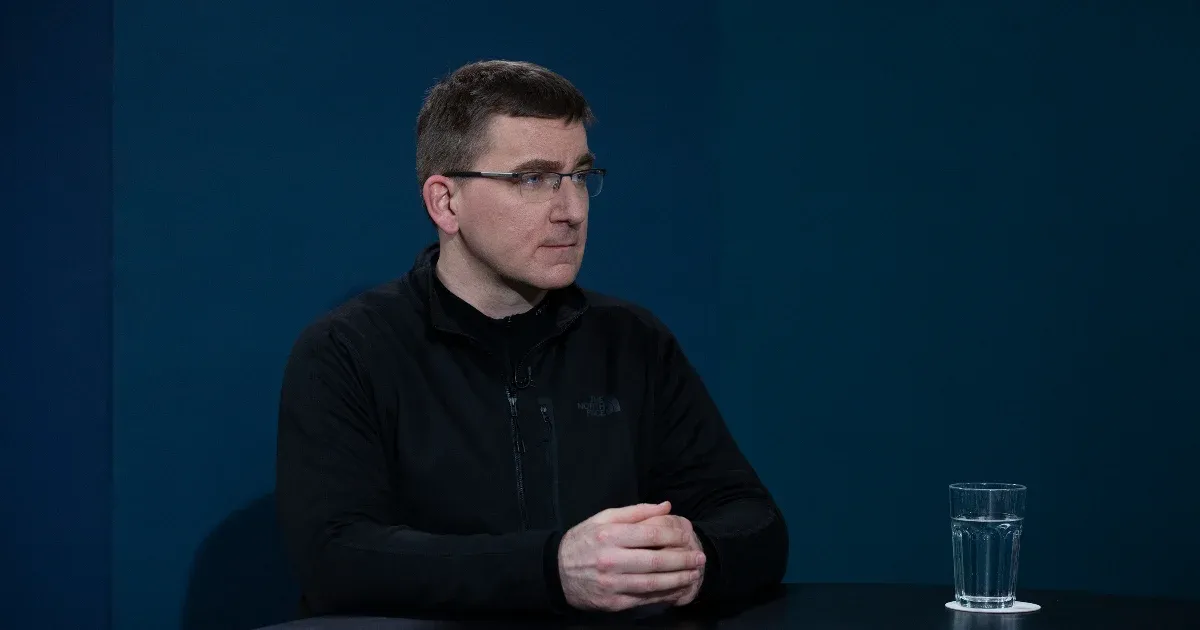 Rácz András a Szuverenitásvédelmi Hivatalnak: Az orosz haverjaitok rakétáitól, na, attól félek... de tőletek, bohócok, nem