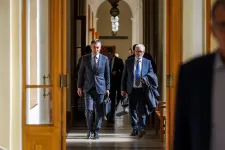Röpködtek a milliók a szociknak és a fideszesnek a zuglói-újbudai parkolási ügy vádlottja szerint