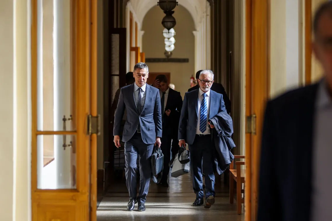 Röpködtek a milliók a szociknak és a fideszesnek a zuglói-újbudai parkolási ügy vádlottja szerint