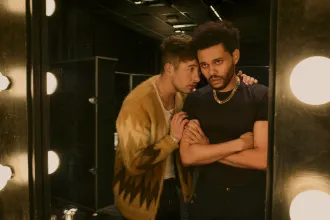 The Weeknd a róla szóló filmben nem bír kibújni a saját segglyukából