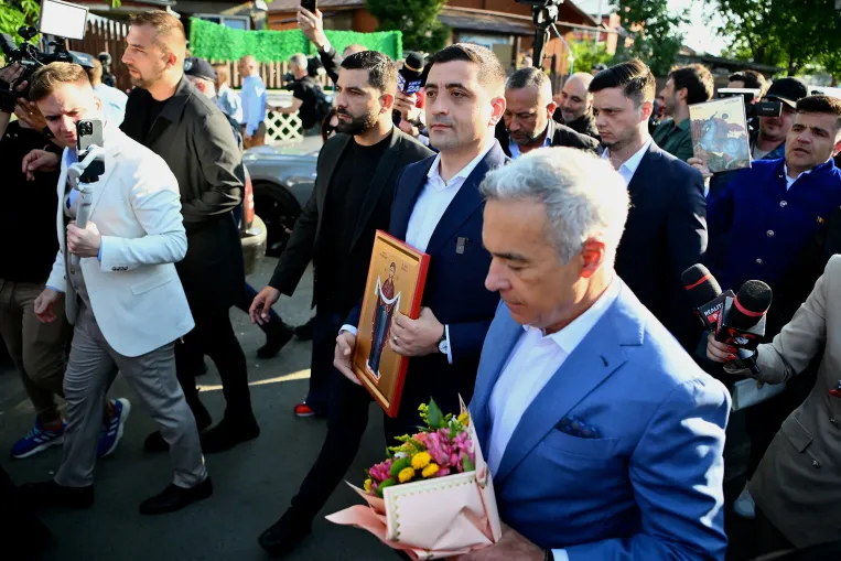 A vasárnapi elnökválasztás tétje, hogy Románia eltolódik-e szélsőjobbos irányba