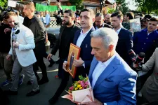 A vasárnapi elnökválasztás tétje, hogy Románia eltolódik-e szélsőjobbos irányba