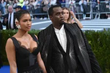P. Diddy ügyvédje szerint a bántalmazások „egy mérgező, drogoktól és megcsalásoktól terhelt kapcsolat eredményei”