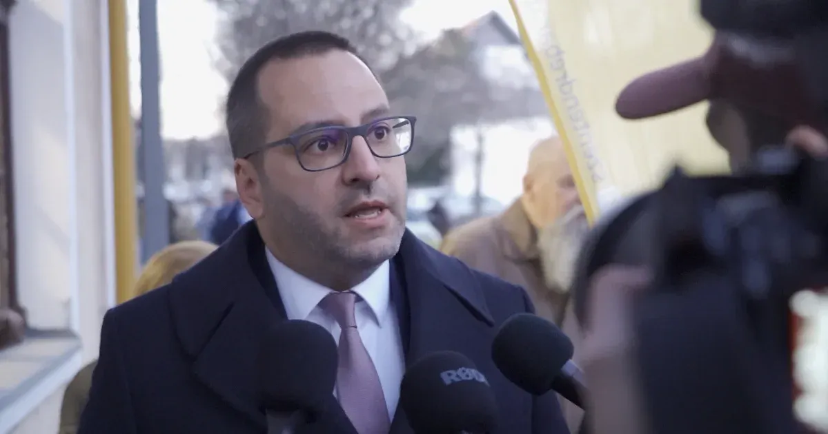 A Fidesz durvábban esne neki a szabad nyilvánosságnak, mint amerikaiak a náci propagandának