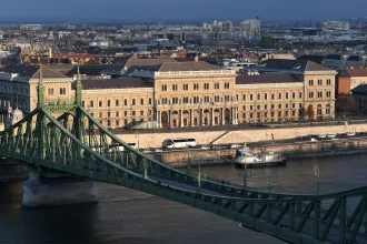 A hallgatók egy része használhat MI-t a vizsgán, a másik része nem, fel is háborodtak