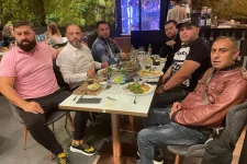 Simion egy romániai félvilági klán luxuséttermében kampányolt Belgiumban