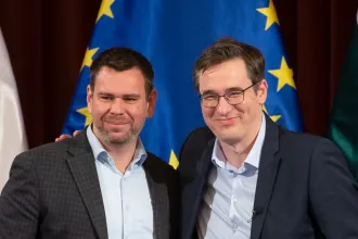 444: Vitézy elképzelhetőnek tartja, hogy Karácsony rá gondolhatott, amikor nagymesteres fotóról beszélt