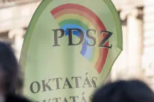 Civilek és szakszervezetek is tiltakoznak az ellehetetlenítési törvény ellen