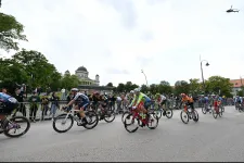 Durva pilisi emelkedő, macskakő és a Bazilikához vezető szédületes sprint zárta le a Tour de Hongrie-t