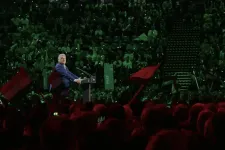 „Háborús hisztériashow és Harcosok Sufnija” – ellenzéki reakciók az Orbán-féle Harcosok Klubjára