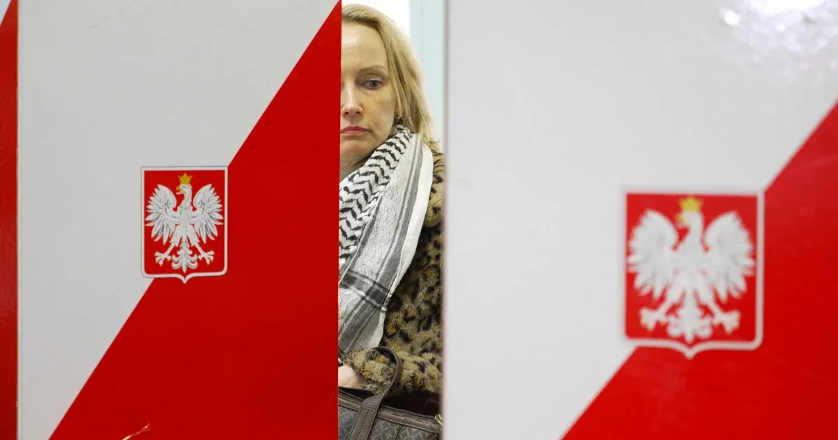 Exit poll: Fej fej mellett Tusk koalĂciĂłja Ă©s KaczynskiĂ©k jelöltje, Ĺ‘k jutnak tovább a második fordulĂłba