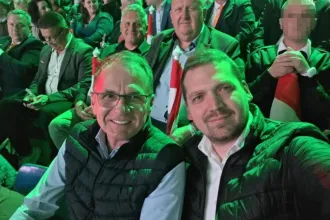 444: Egy pedofíliáért elítélt férfi is a nézőtéren ült a vasárnapi fideszes kampányrendezvényen