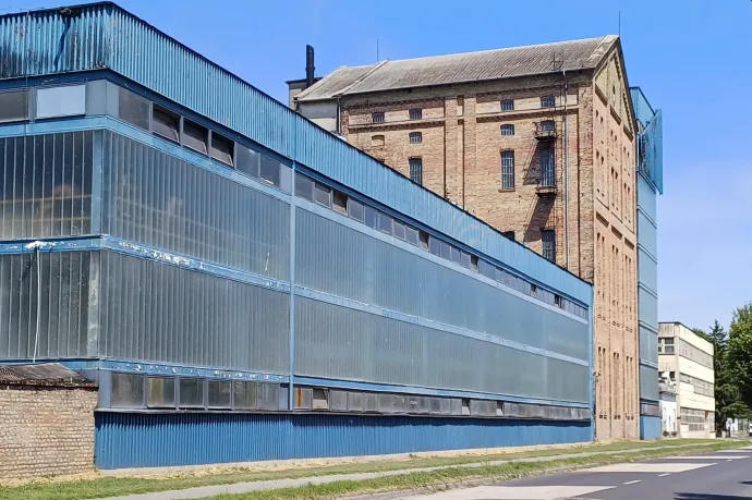 A gyár ma elsősorban exportra termel finomított szeszt – Fotó: Laczó Balázs / Telex