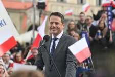 Rafał Trzaskowski nyerte a lengyel elnökválasztás első fordulóját