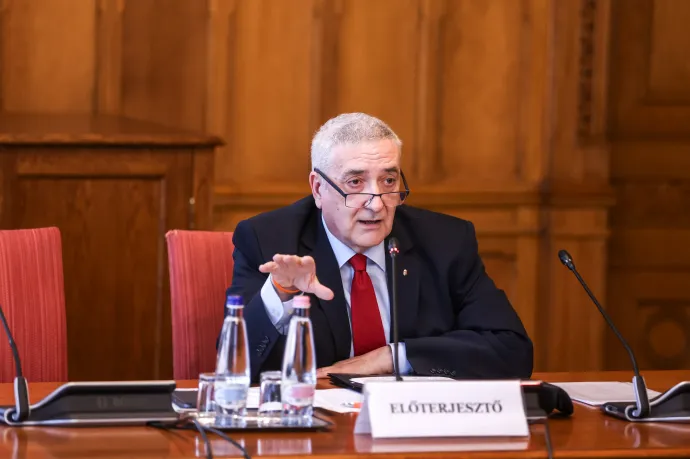 A bizottságban már megszavazták az ellehetetlenítési törvényt, a parlamenté a végső szó