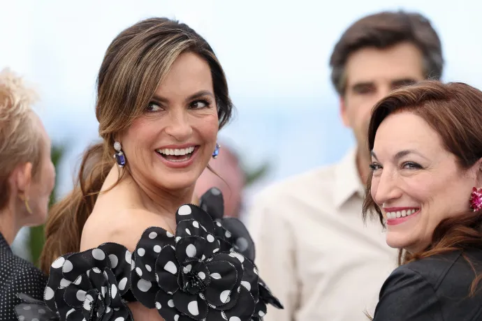 Mariska Hargitay és Trish Adlesic a My Mom Jayne című film bemutatóján a Cannes-i Filmfesztiválon 2025. május 18-án – Fotó: Pascal Le Segretain / Getty Images