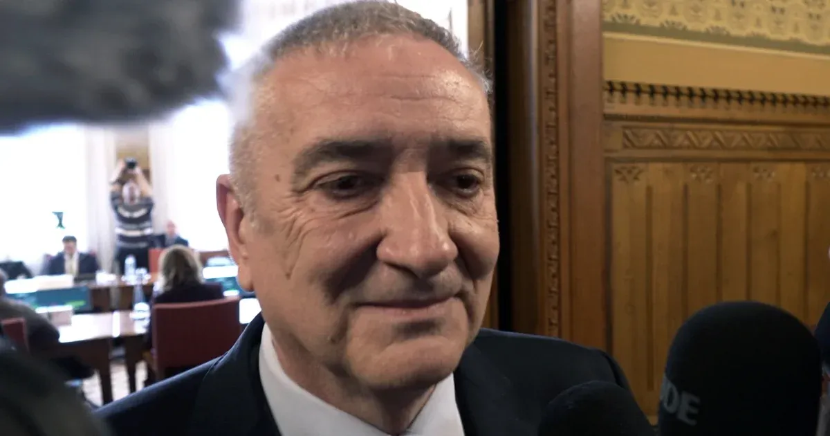Halász János: Papagájként jól hajtogatják az előre megírt kérdéseket