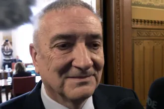 Halász János: Papagájként jól hajtogatják az előre megírt kérdéseket