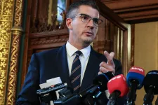 A Fidesz megakadályozta, hogy az ellenzék parlamenti obstrukcióval tiltakozzon az ellehetetlenítési törvény ellen
